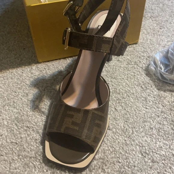 Authentic Fendi Logo  embossed canvas high heel sandals - Picture 9 of 16